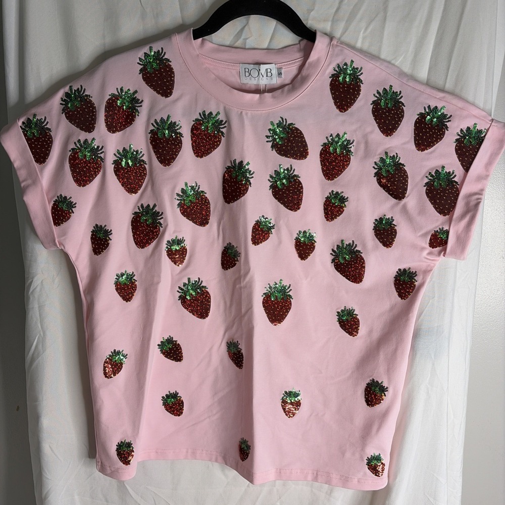 Pink Strawberry Crop T-shirt by Hot Topic Size Medium